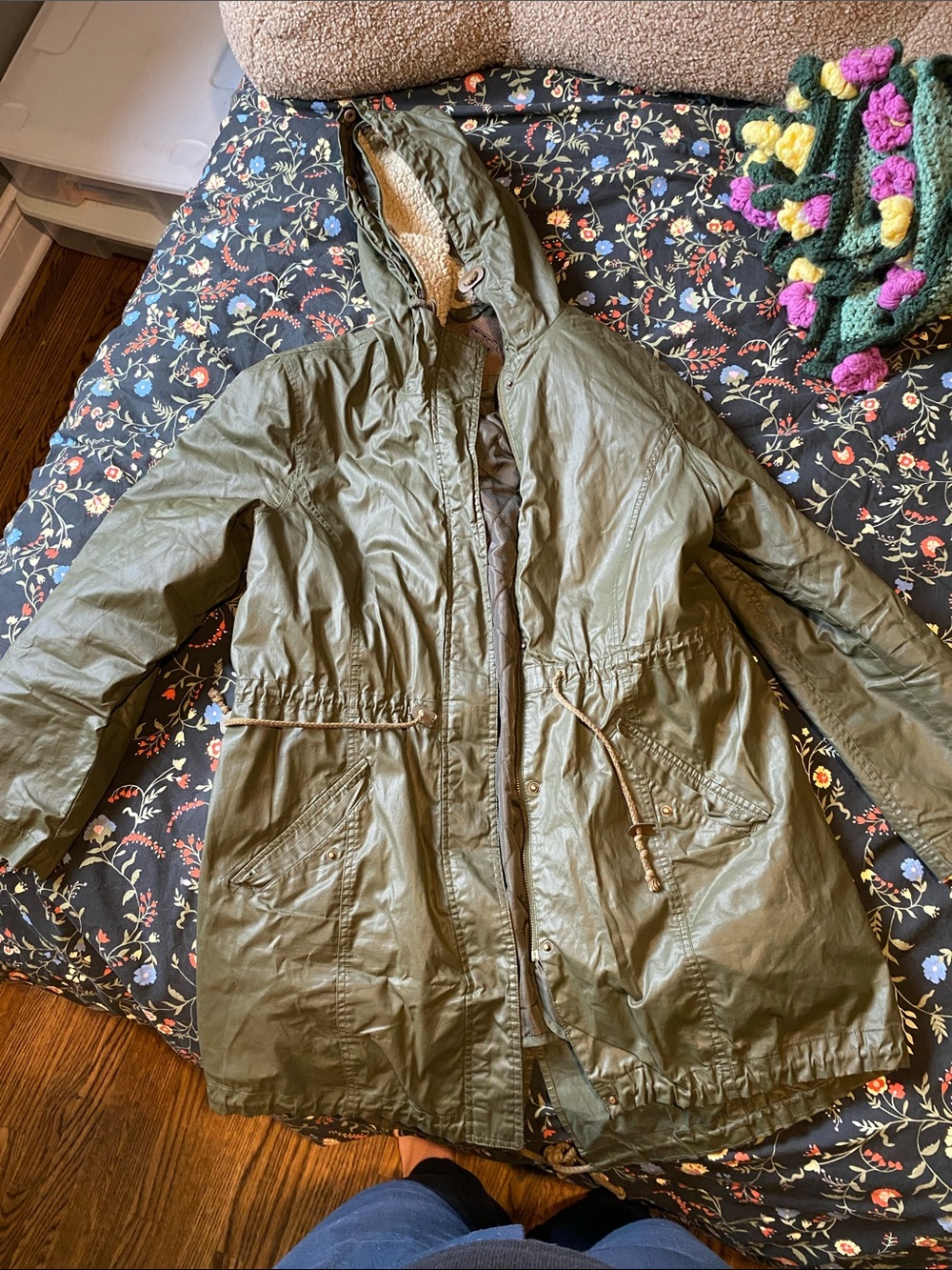 BEAVER CANOE / Olive Green Hooded Parka Jacket